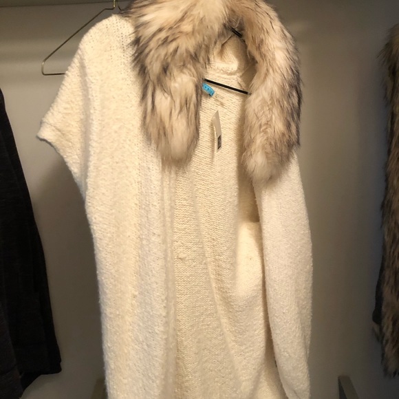 Alice and Olivia never worn sweater- real fur - Picture 3 of 8